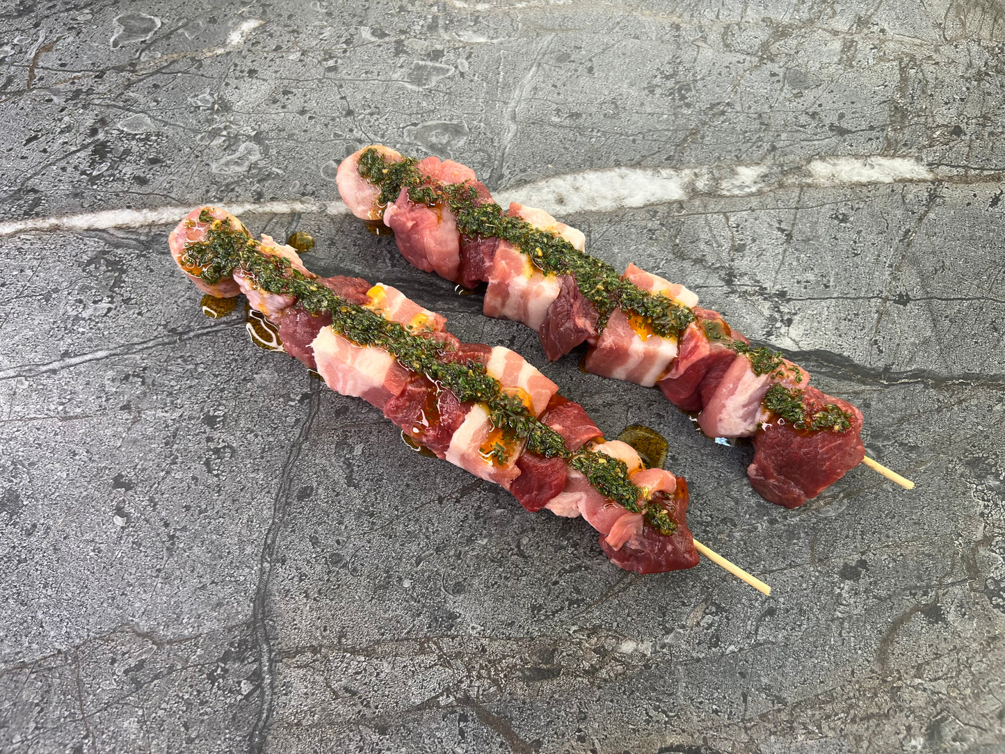 Beef & Pork Skewers W/Chimichurri/ Brochetas Res y Cerdo C/Chimichurri