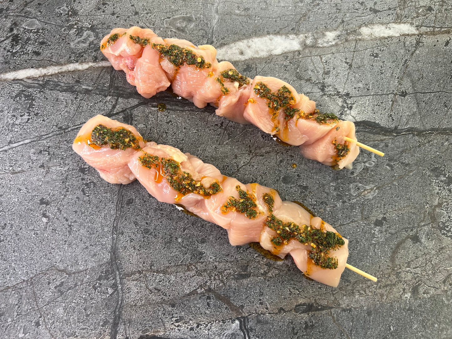 Chimichurri Chicken Skewers / Brochetas De Pollo Chimichurri
