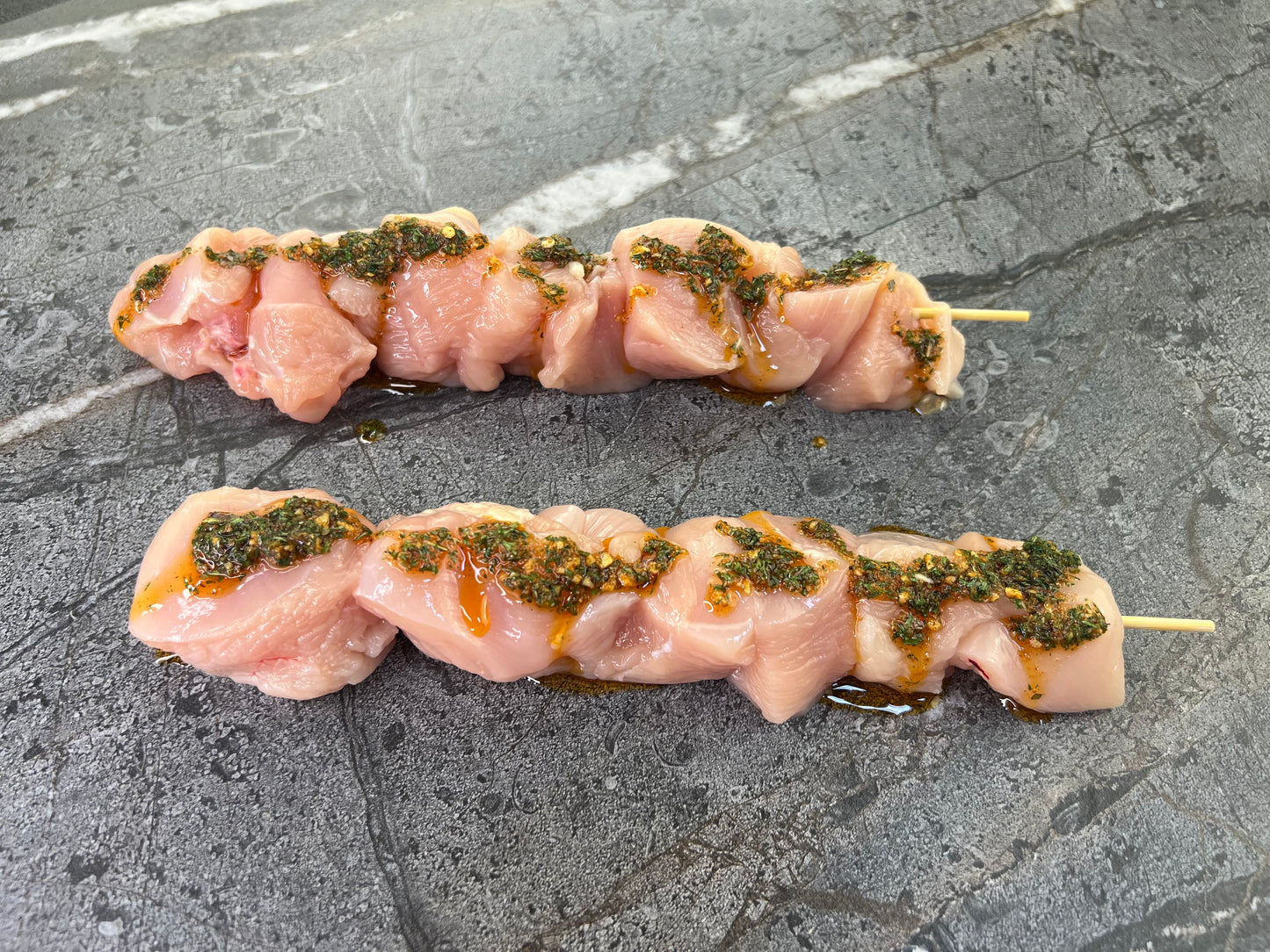 Chimichurri Chicken Skewers / Brochetas De Pollo Chimichurri