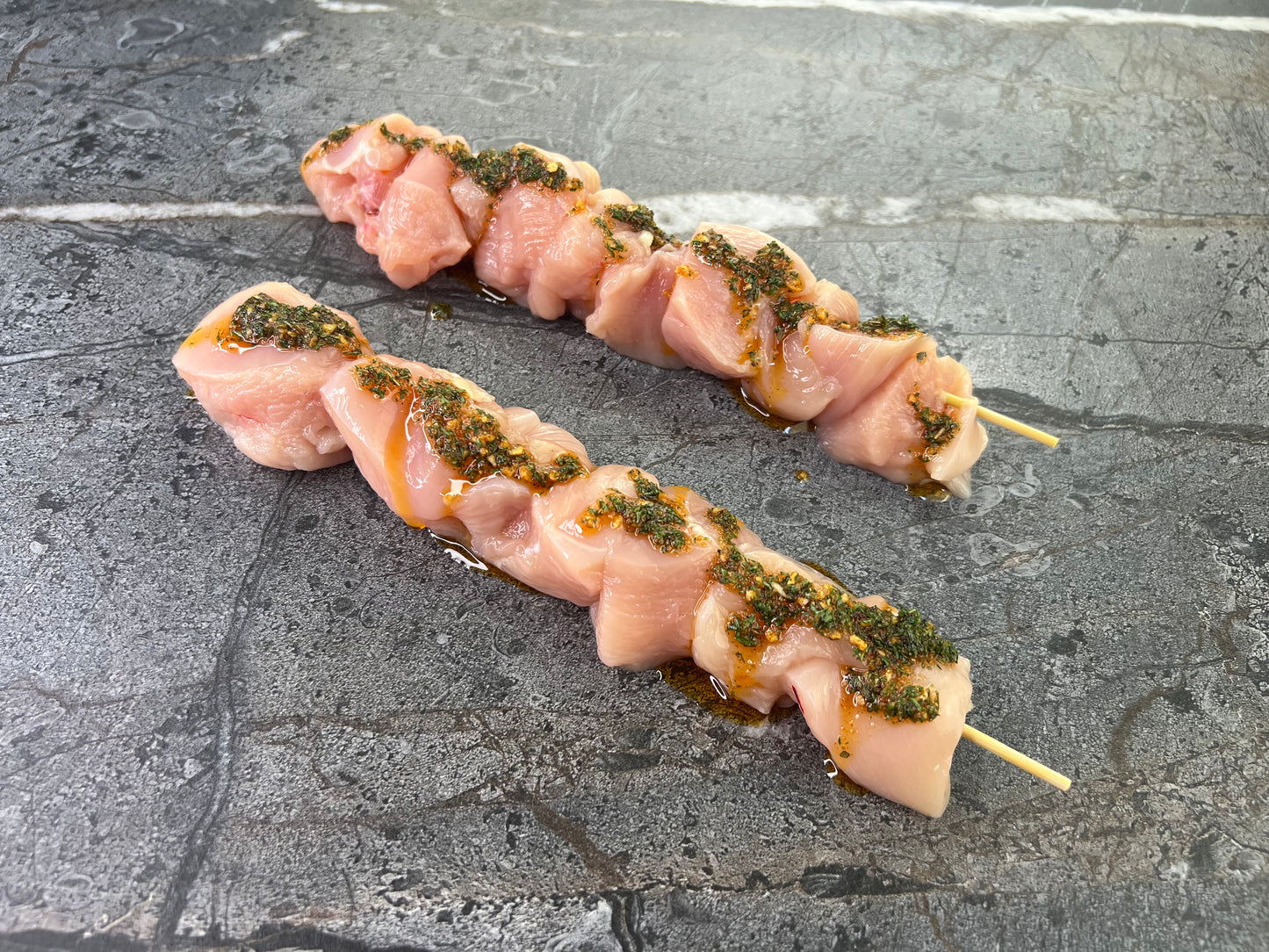 Chimichurri Chicken Skewers / Brochetas De Pollo Chimichurri